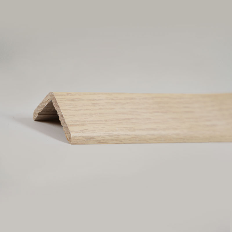 Masif Ahşap Dik Açılı (90°) Geçiş Şeridi (Kırmızı Meşe Kaplama+Boya ile Sarılmış) - Meşe Rengi 1 1/2' x 1 1/2'